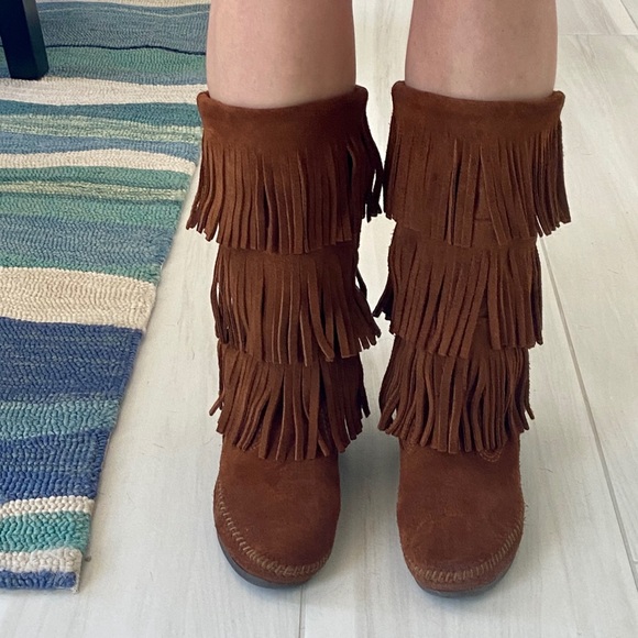 Minnetonka Moccasin Boots - Picture 5 of 7